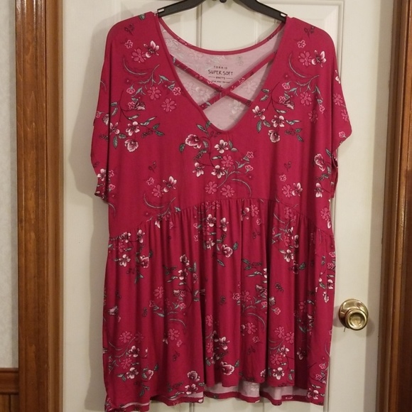 torrid Tops - Torrid fuschia floral baby doll SS tee. Sz 3.